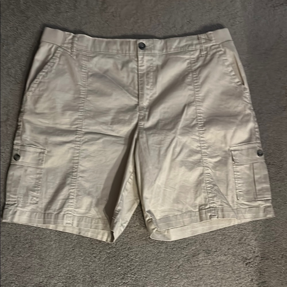 Women's Tan Cargo Shorts